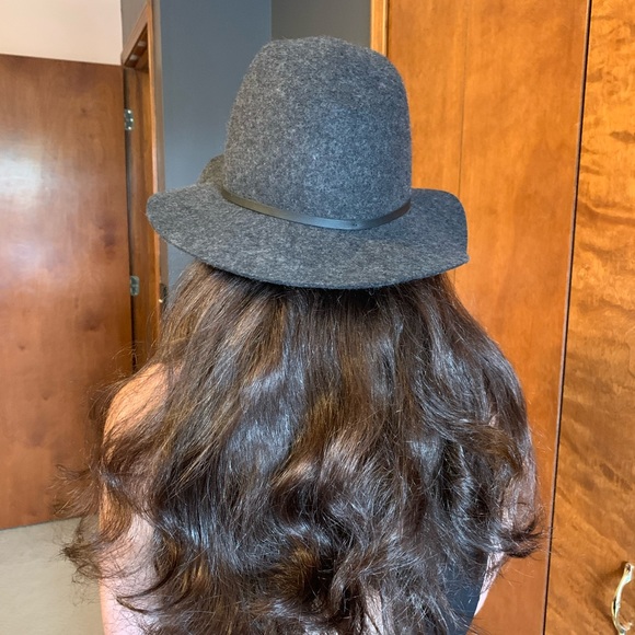 NWOT Banana Republic women’s hat - Picture 3 of 6